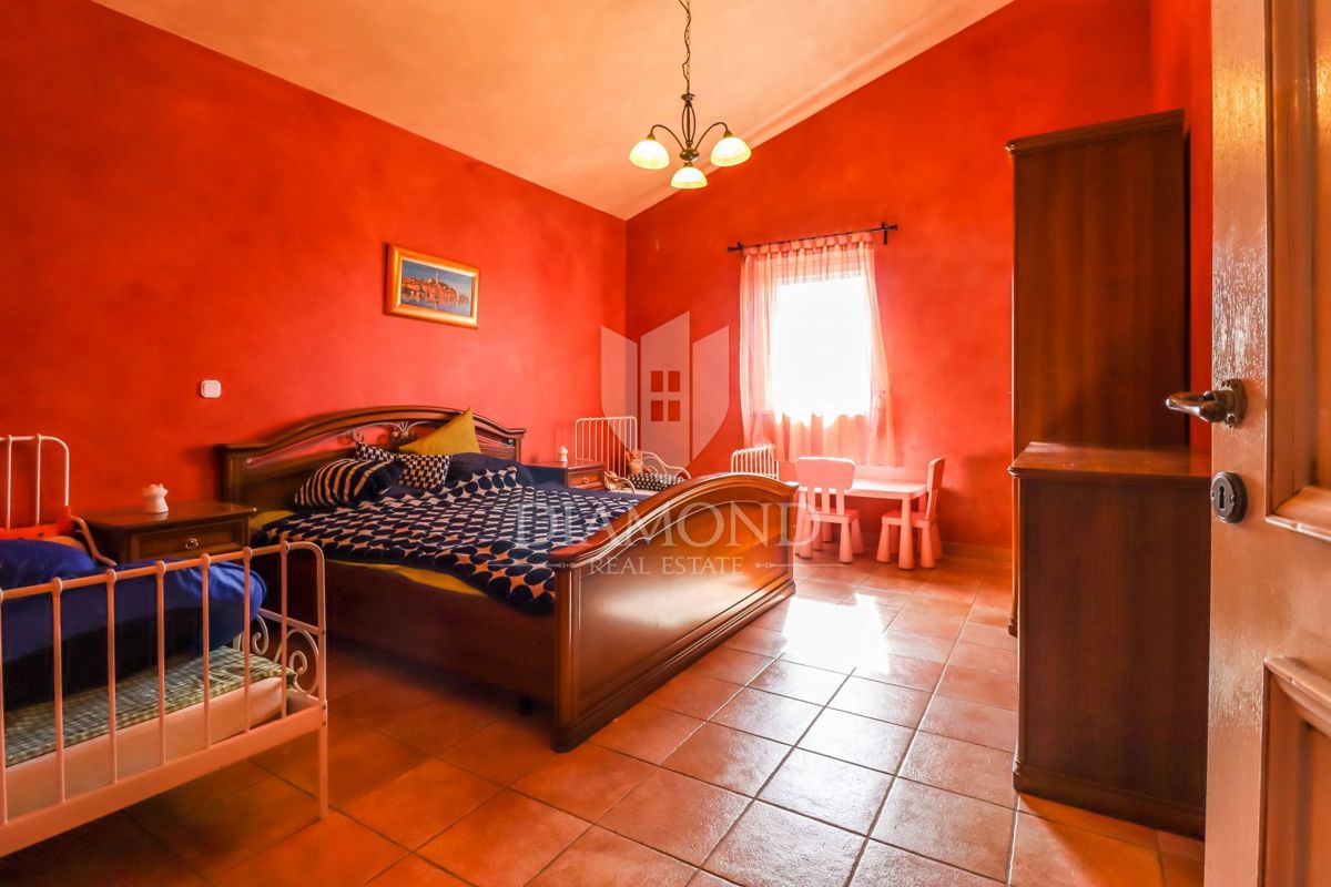 Poreč, kamnita hiša samostojna hiša