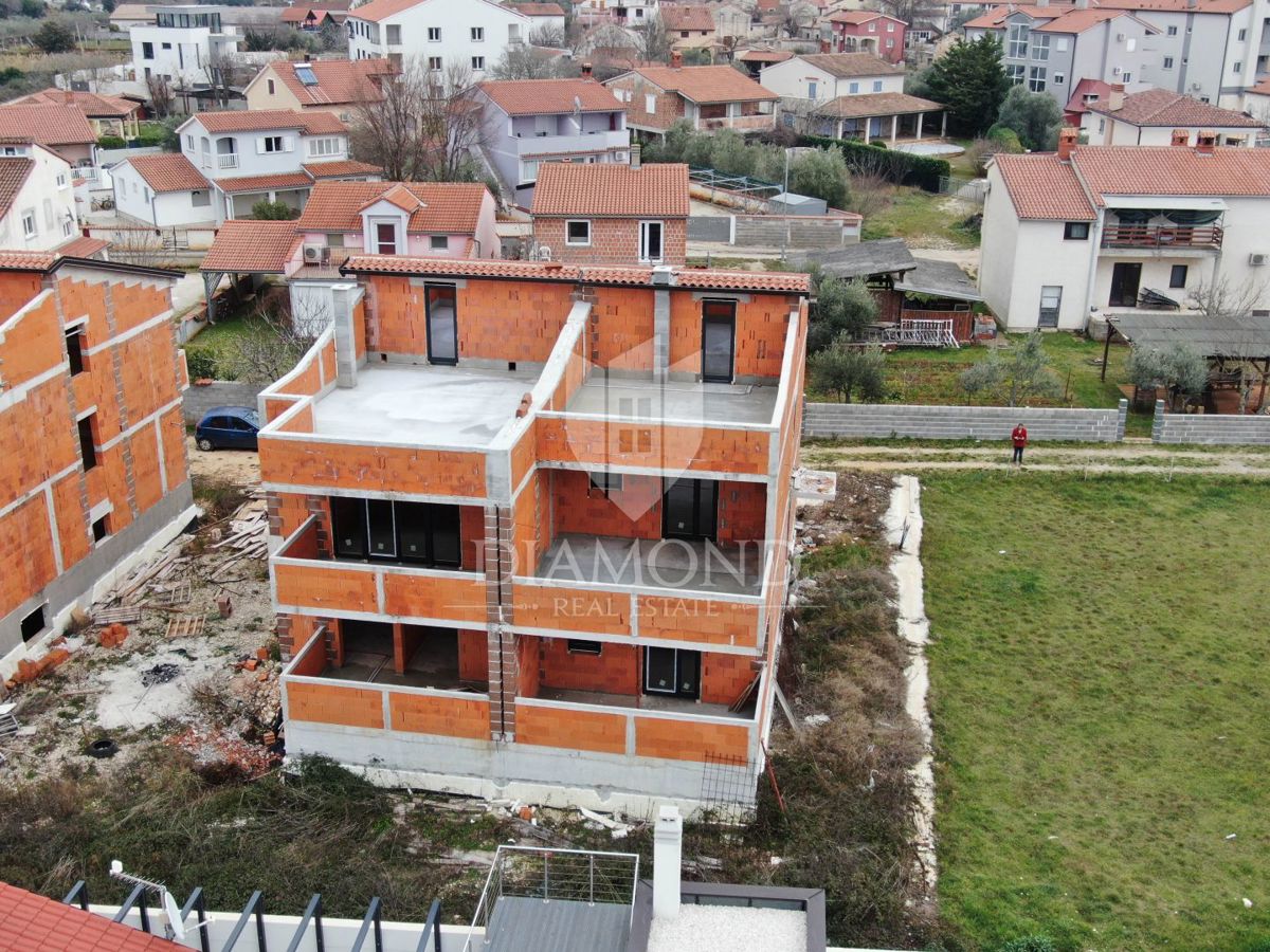 Fažana, okolica, dvojček s pogledom na morje