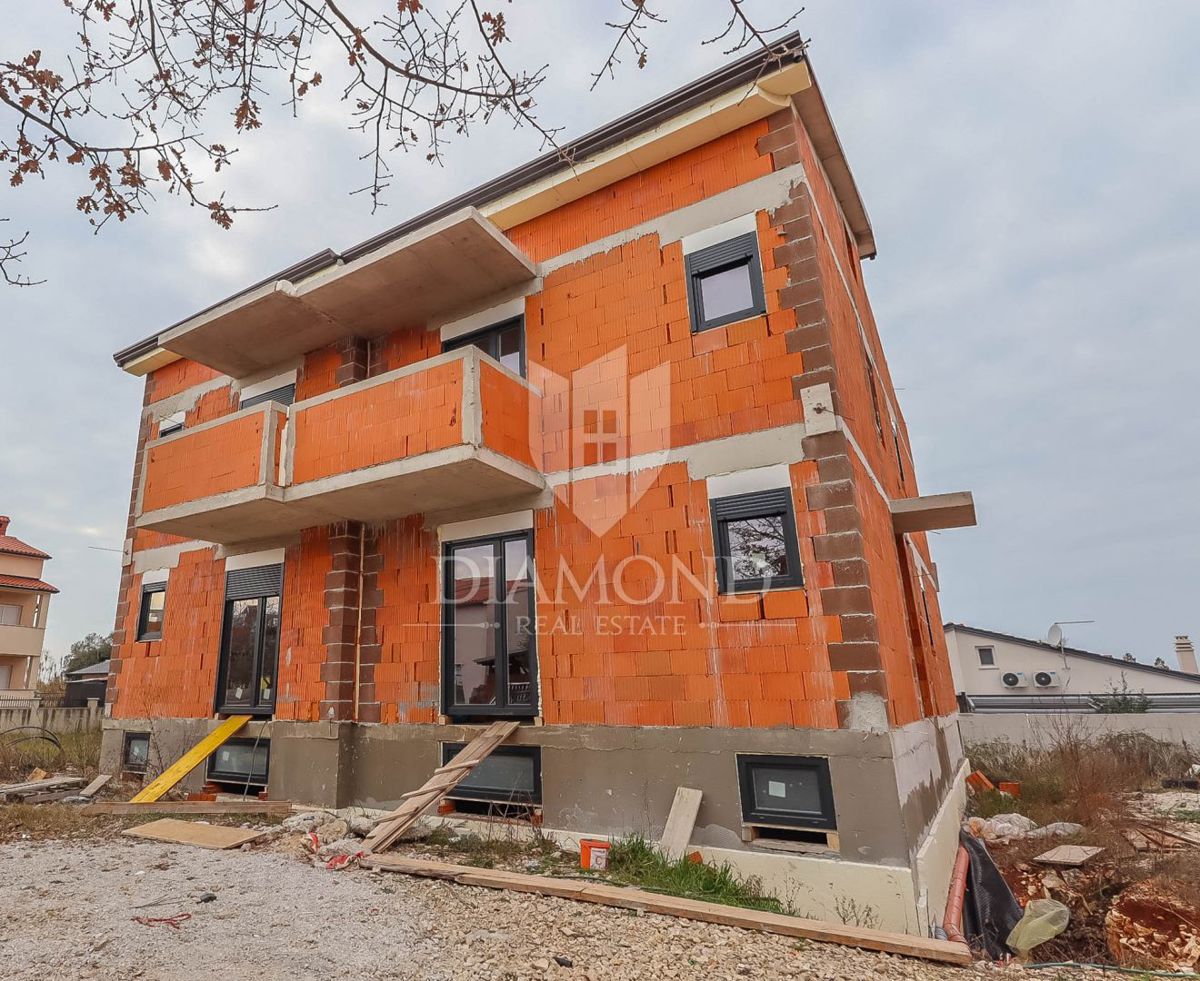 Fažana, okolica, dvojček s pogledom na morje