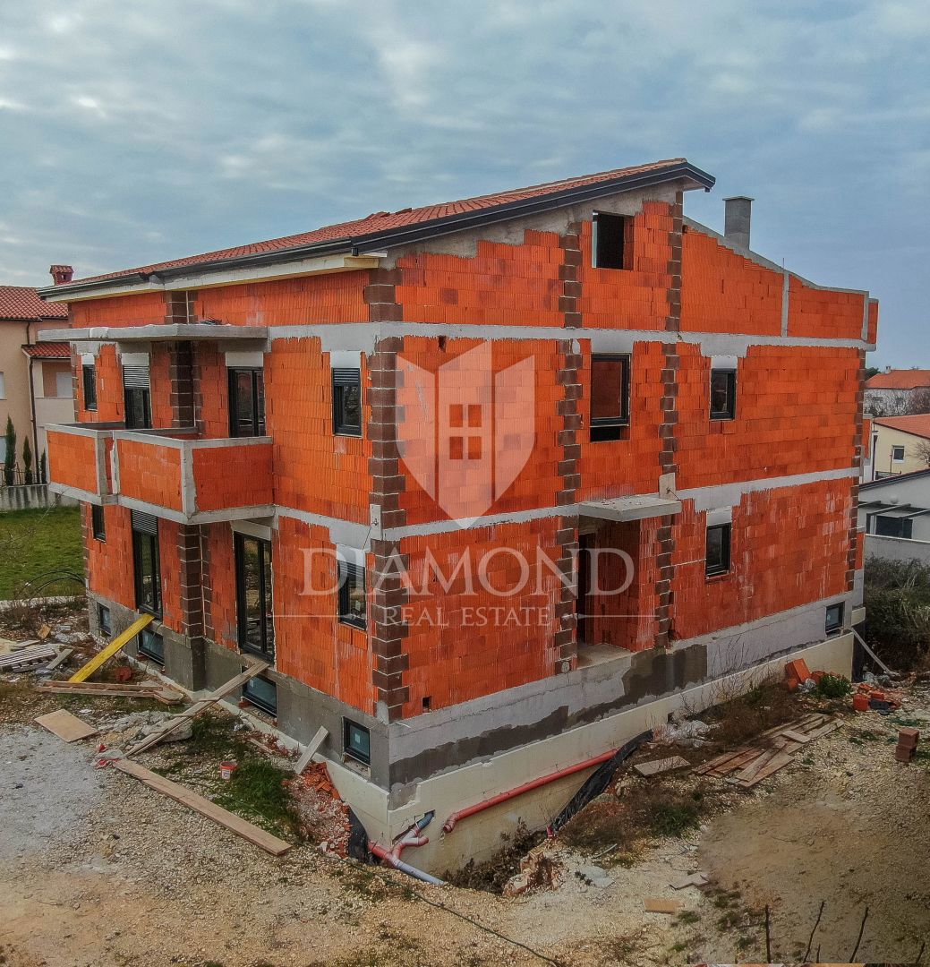 Fažana, okolica, dvojček s pogledom na morje