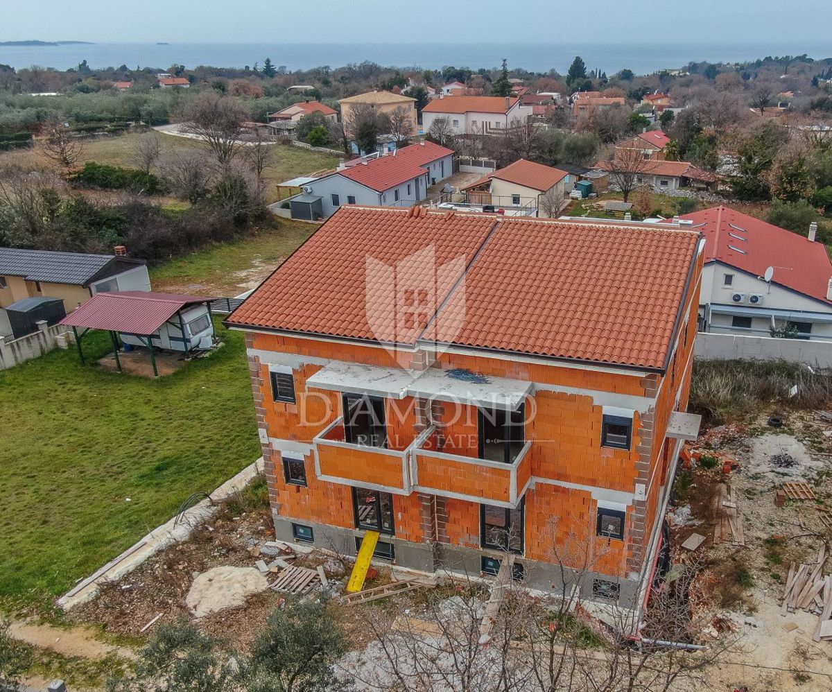 Fažana, okolica, dvojček s pogledom na morje