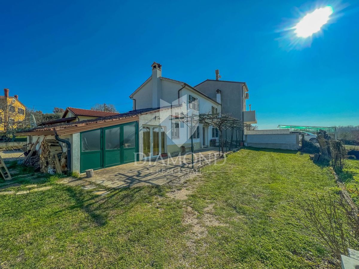 Okolica Umaga, prenovljena hiša s pogledom na morje