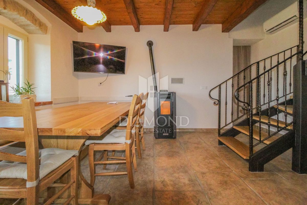 Okolica Umaga, prenovljena hiša s pogledom na morje