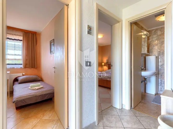 Umag, okolica! Čudovita apartmajska hiša z bazenom blizu morja!