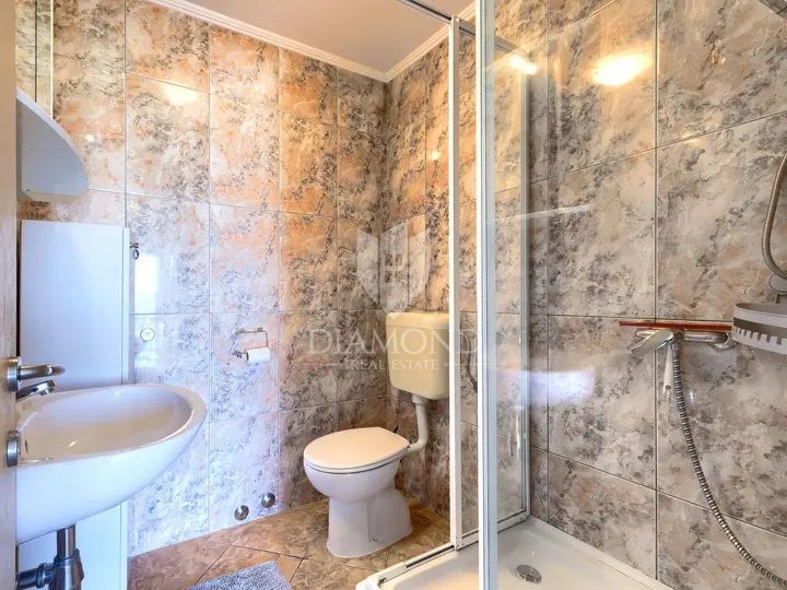 Umag, okolica! Čudovita apartmajska hiša z bazenom blizu morja!