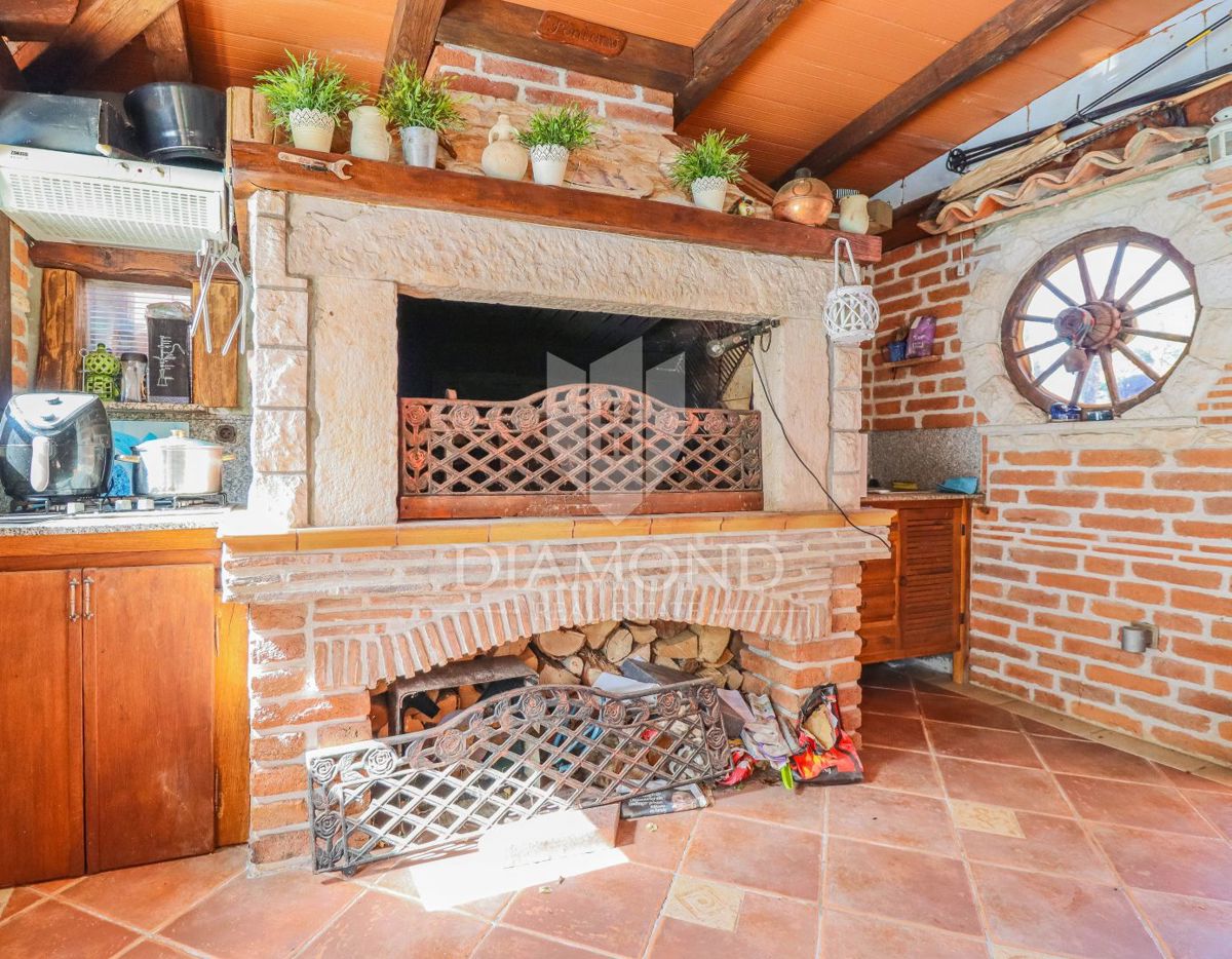 Umag, okolica! Čudovita apartmajska hiša z bazenom blizu morja!