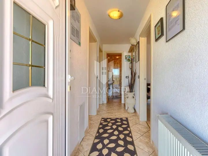 Umag, okolica! Čudovita apartmajska hiša z bazenom blizu morja!