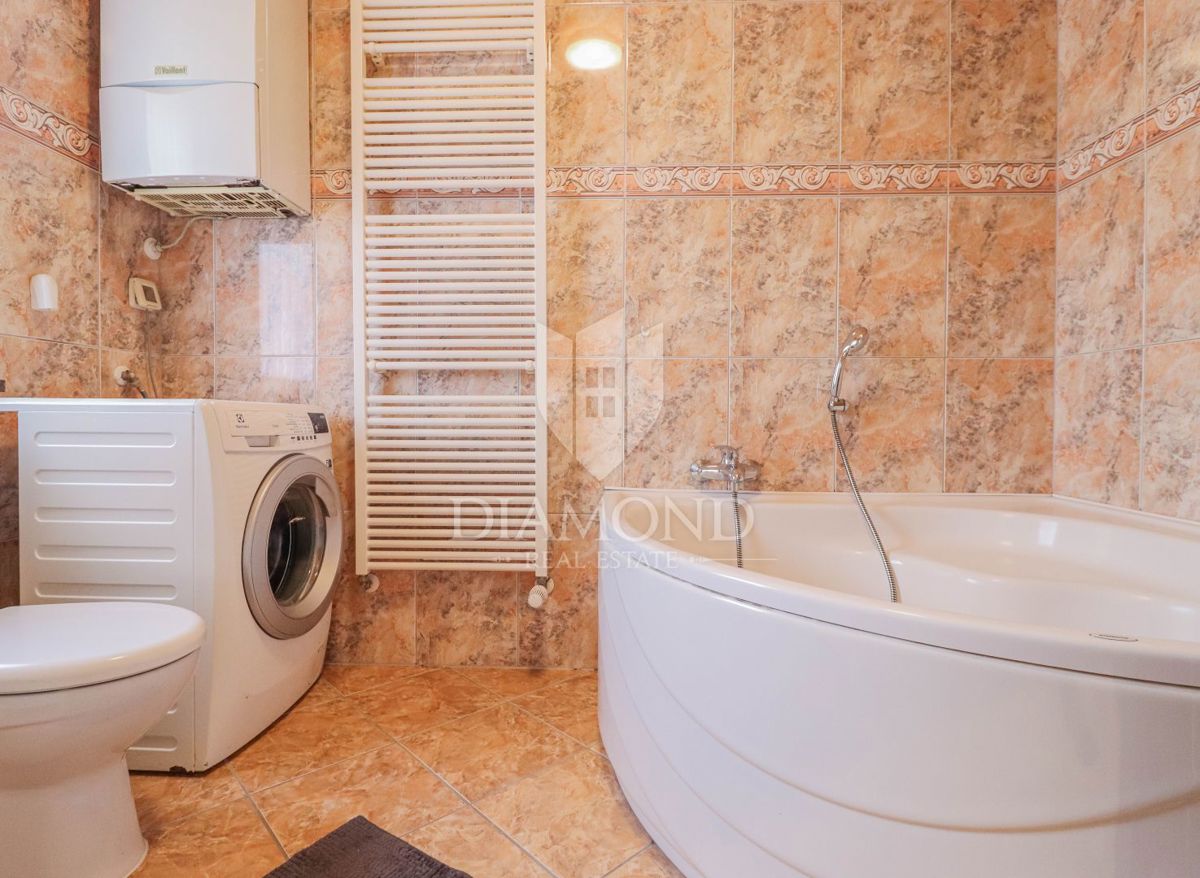 Umag, okolica! Čudovita apartmajska hiša z bazenom blizu morja!