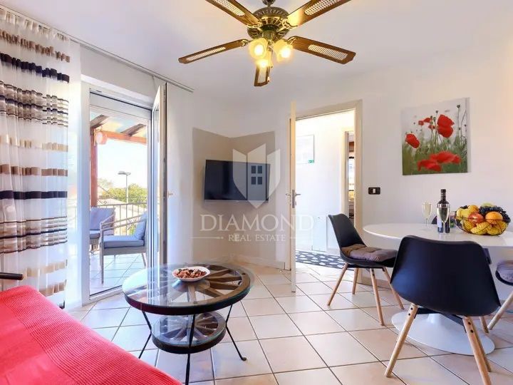 Umag, okolica! Čudovita apartmajska hiša z bazenom blizu morja!