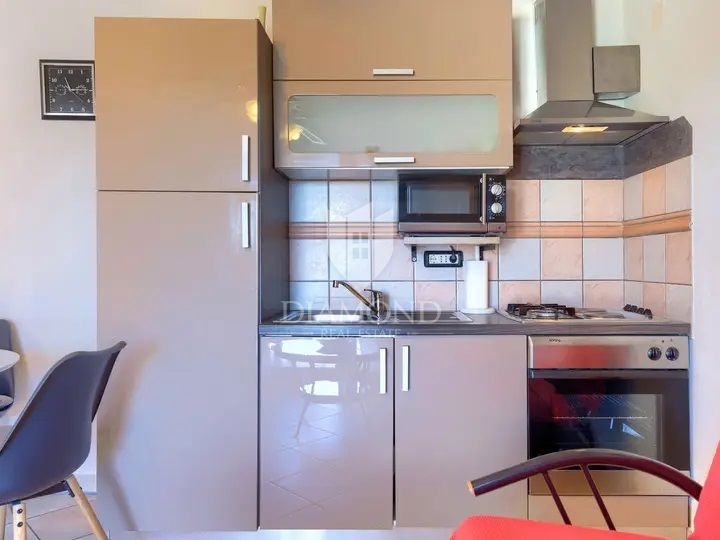 Umag, okolica! Čudovita apartmajska hiša z bazenom blizu morja!