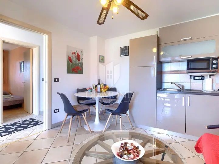 Umag, okolica! Čudovita apartmajska hiša z bazenom blizu morja!