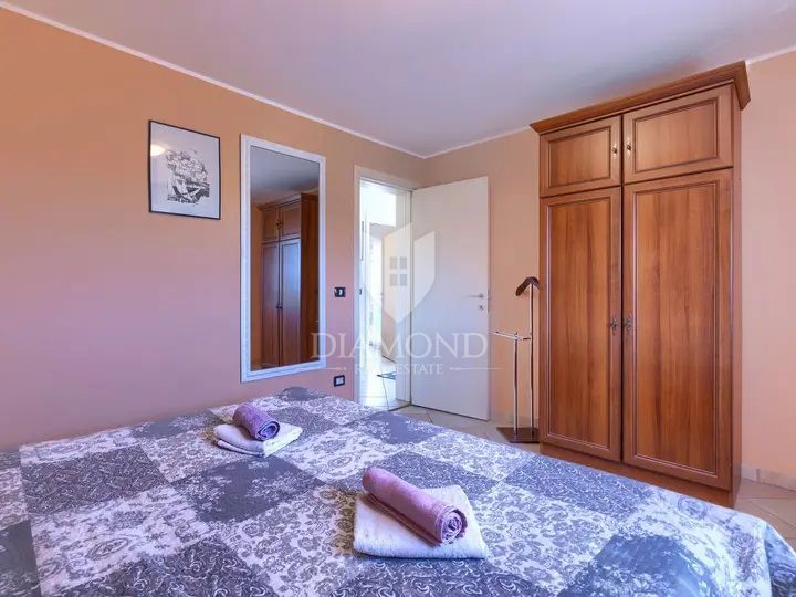Umag, okolica! Čudovita apartmajska hiša z bazenom blizu morja!