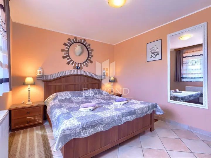 Umag, okolica! Čudovita apartmajska hiša z bazenom blizu morja!