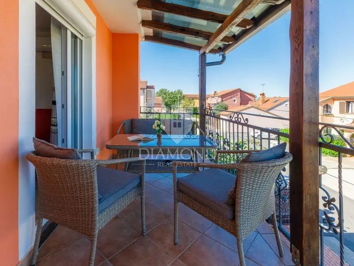 Umag, okolica! Čudovita apartmajska hiša z bazenom blizu morja!