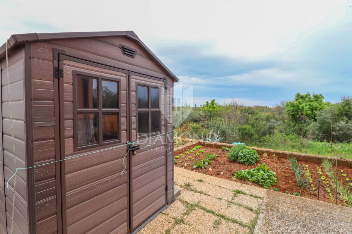 Rovinj, okolica, apartma s stanovanjem na mirni lokaciji