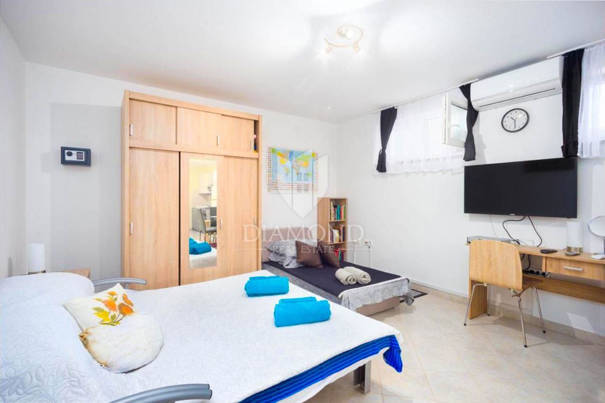 Rovinj, okolica, apartma s stanovanjem na mirni lokaciji