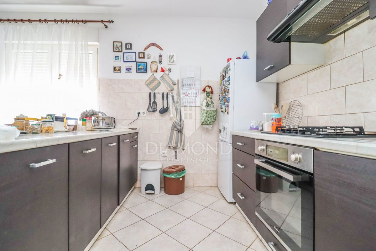 Rovinj, okolica, apartma s stanovanjem na mirni lokaciji