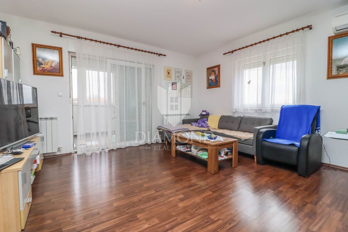 Rovinj, okolica, apartma s stanovanjem na mirni lokaciji