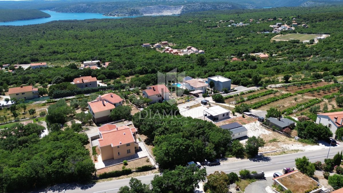 Labin, okolica, gradbeno zemljišče s pogledom na morje