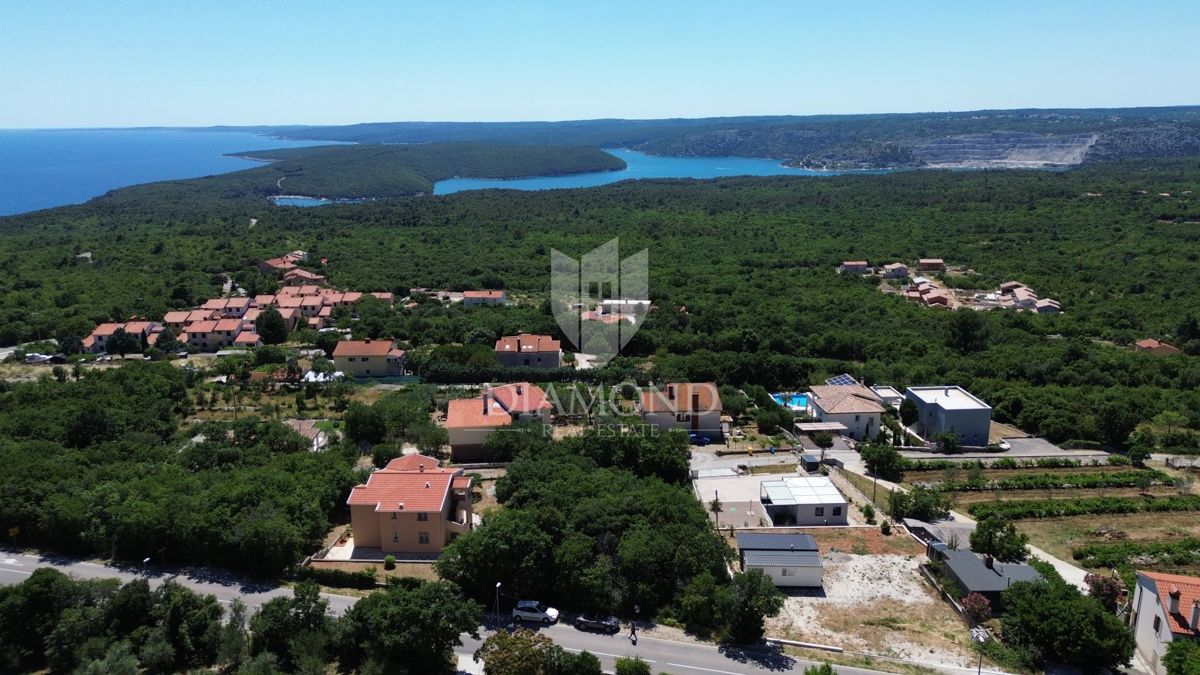Labin, okolica, gradbeno zemljišče s pogledom na morje
