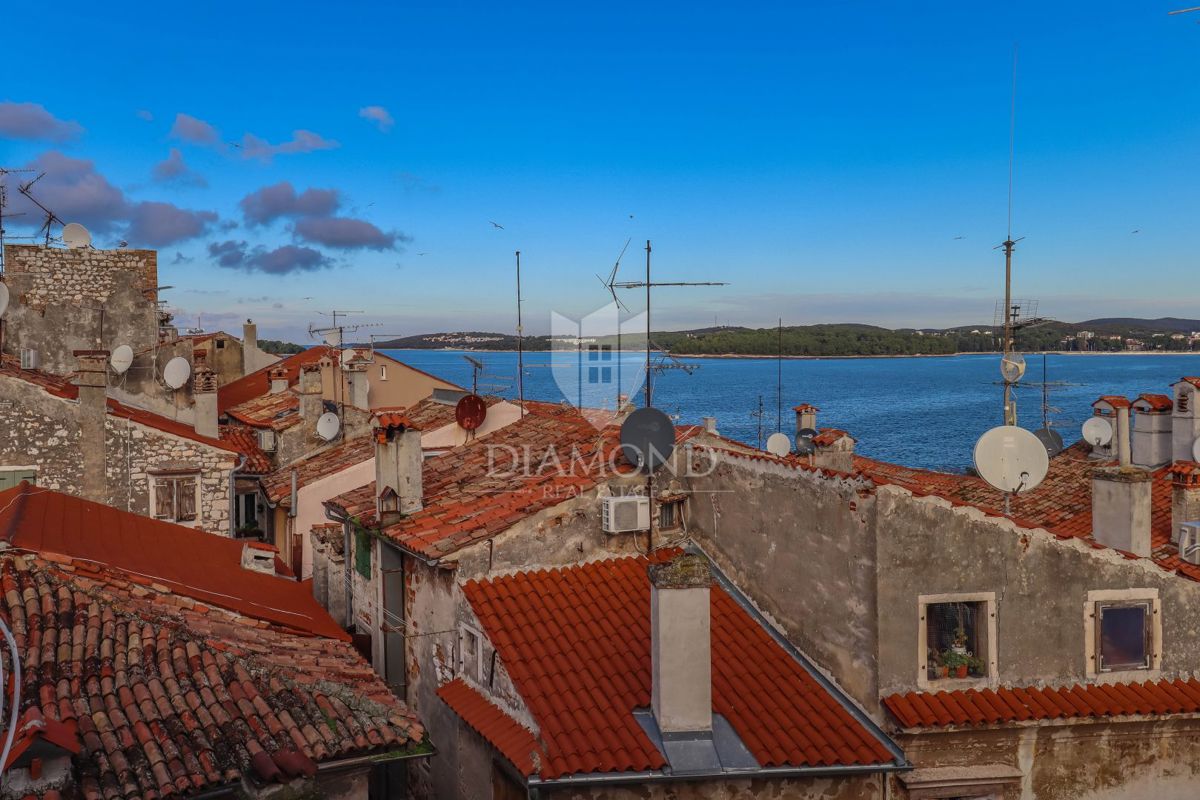 Rovinj, stanovanje z impresivnim pogledom na mesto in morje