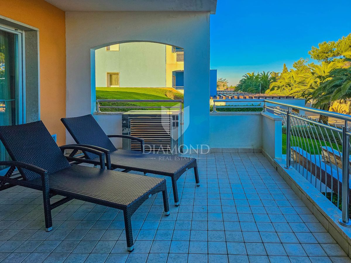 Umag, Crveni vrh! Odličen apartma 100 m od morja!