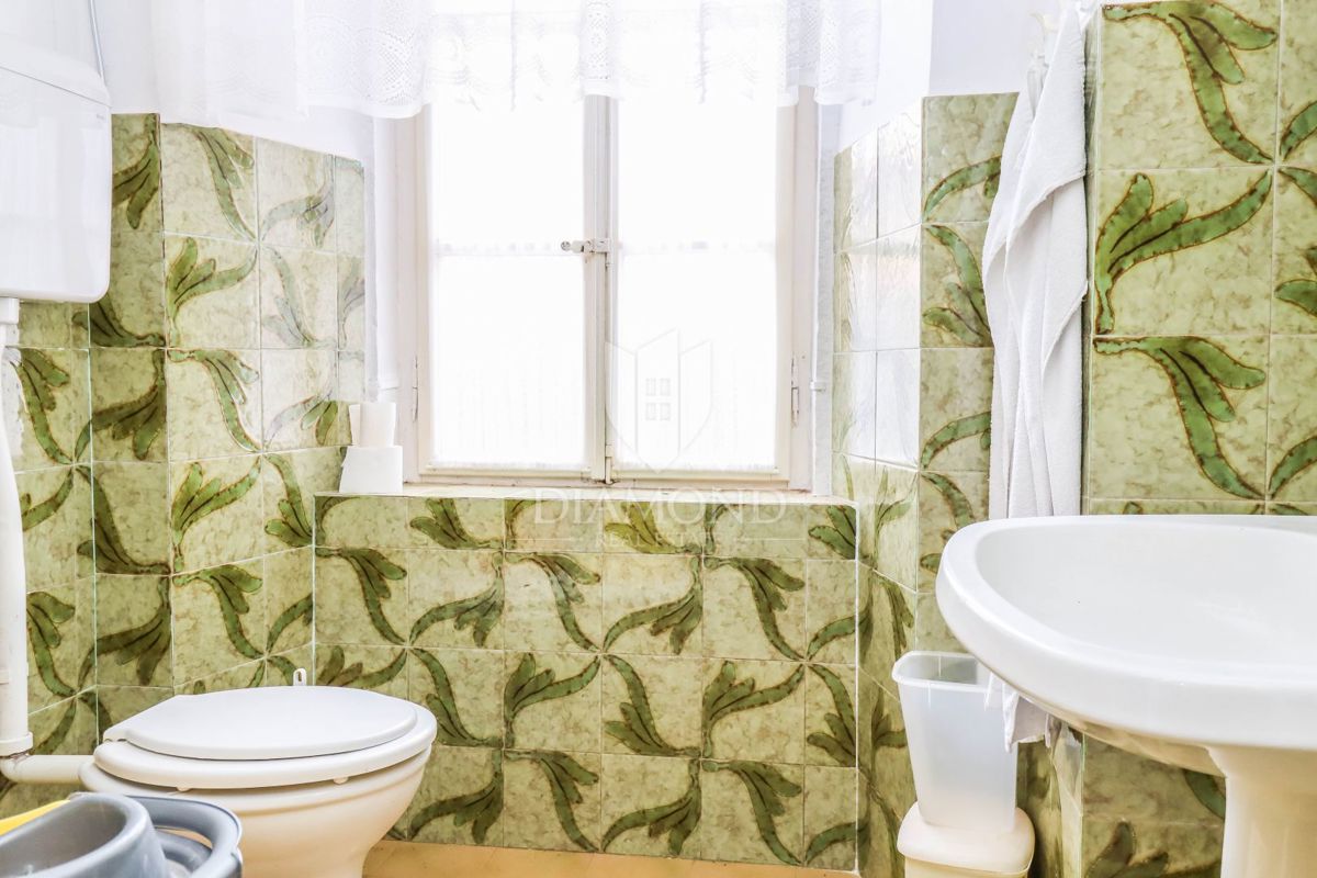 Umag, okolica - Dvoetažni apartma s pogledom na morje!