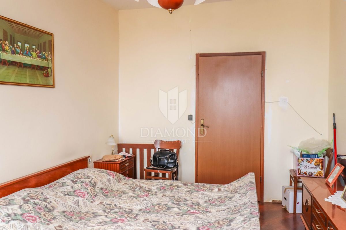 Umag, okolica - Dvoetažni apartma s pogledom na morje!