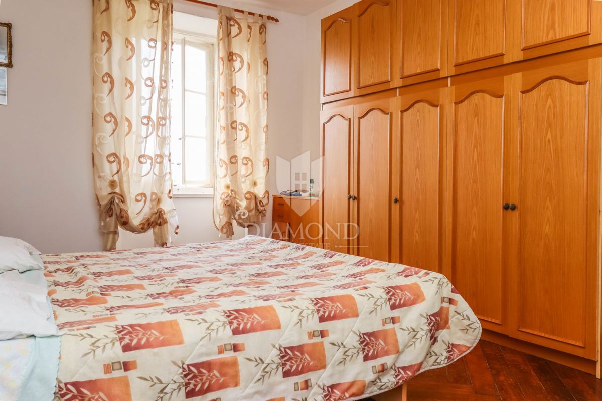 Umag, okolica - Dvoetažni apartma s pogledom na morje!