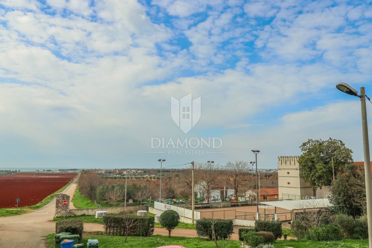 Umag, okolica - Dvoetažni apartma s pogledom na morje!