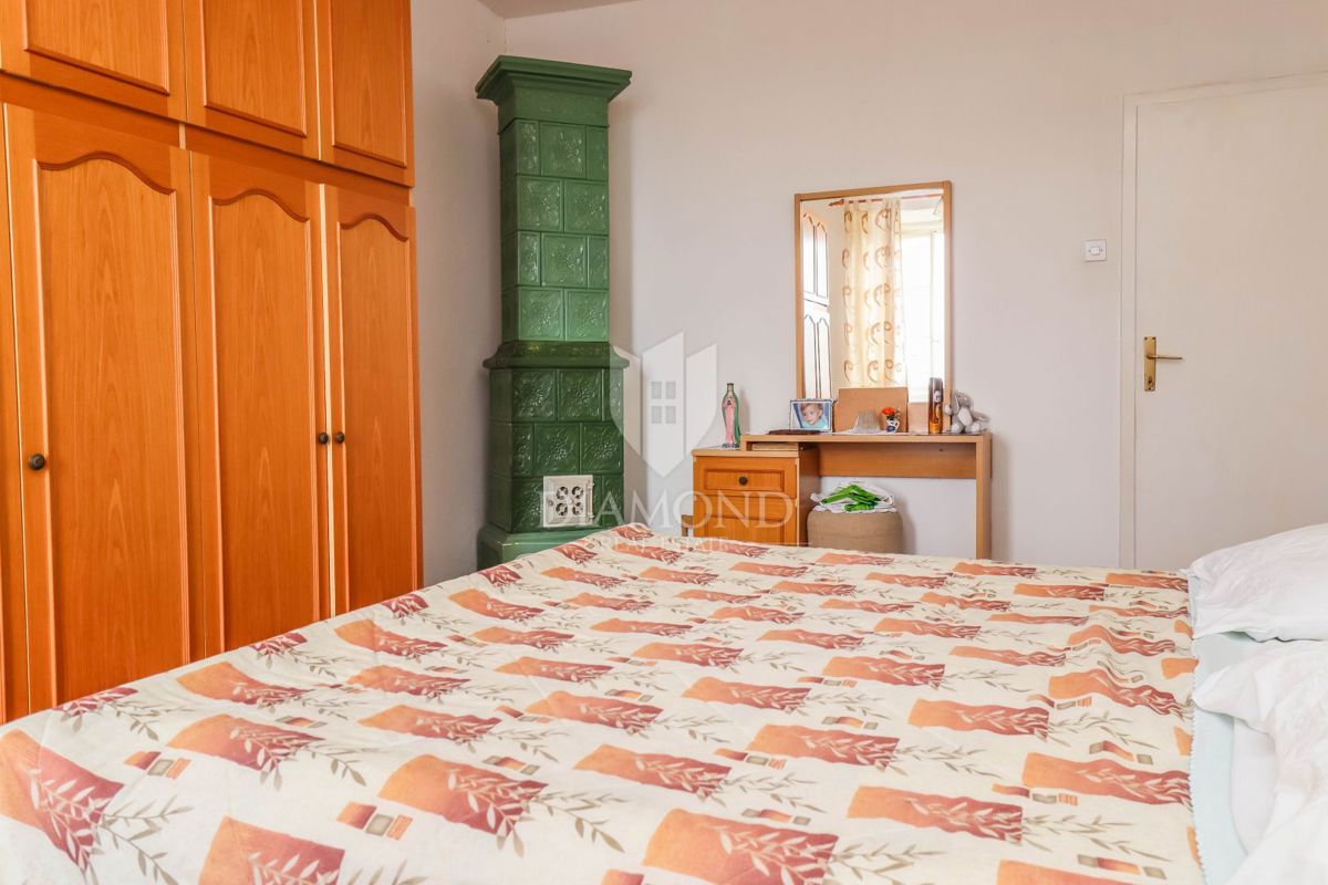 Umag, okolica - Dvoetažni apartma s pogledom na morje!