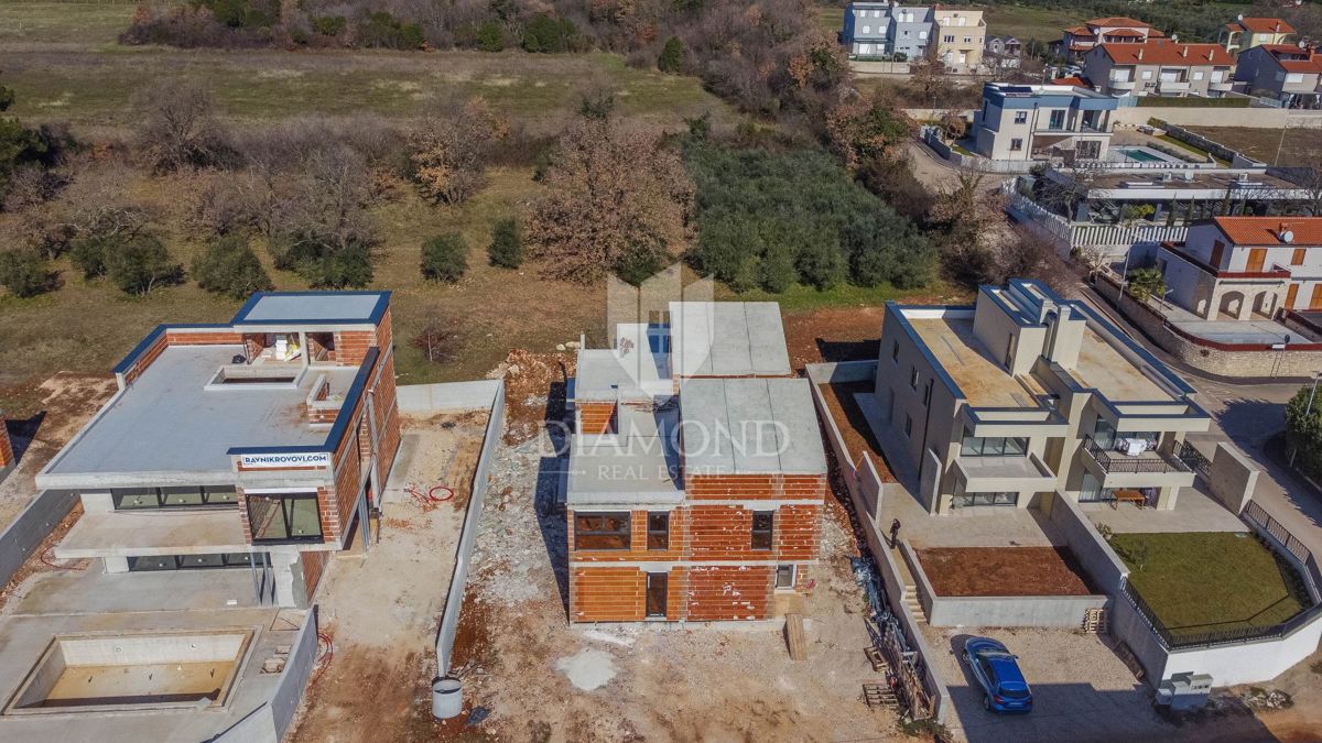 Hiša Novigrad, 200.000m2