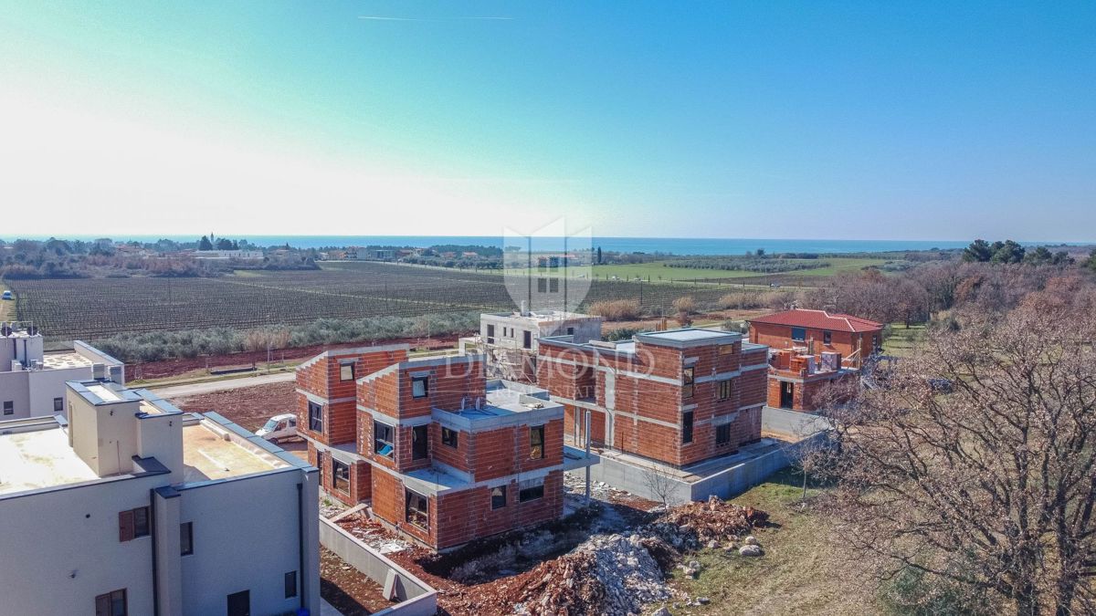 Hiša Novigrad, 200.000m2