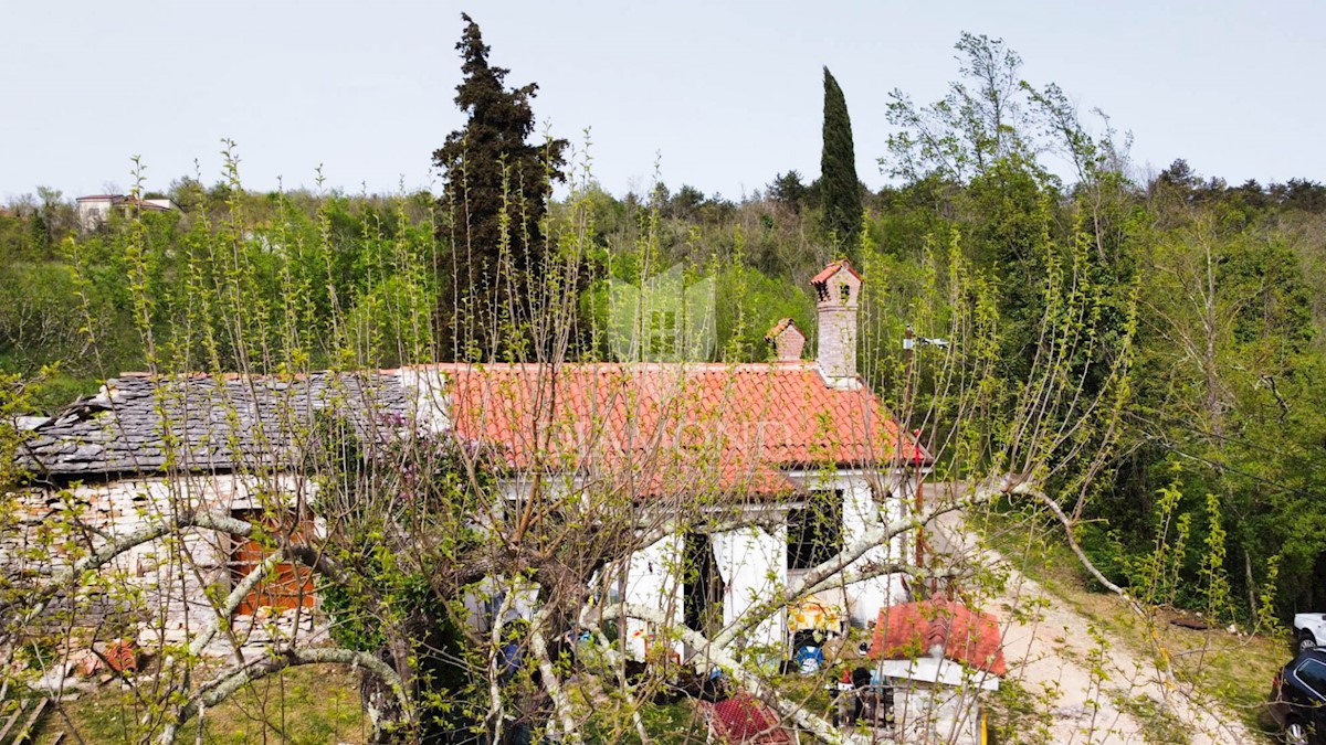 Čudovita hiša s pogledom na Oprtalj!