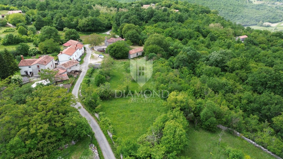 Istra Labin, Veliko posestvo s 3 kamnitimi hišami