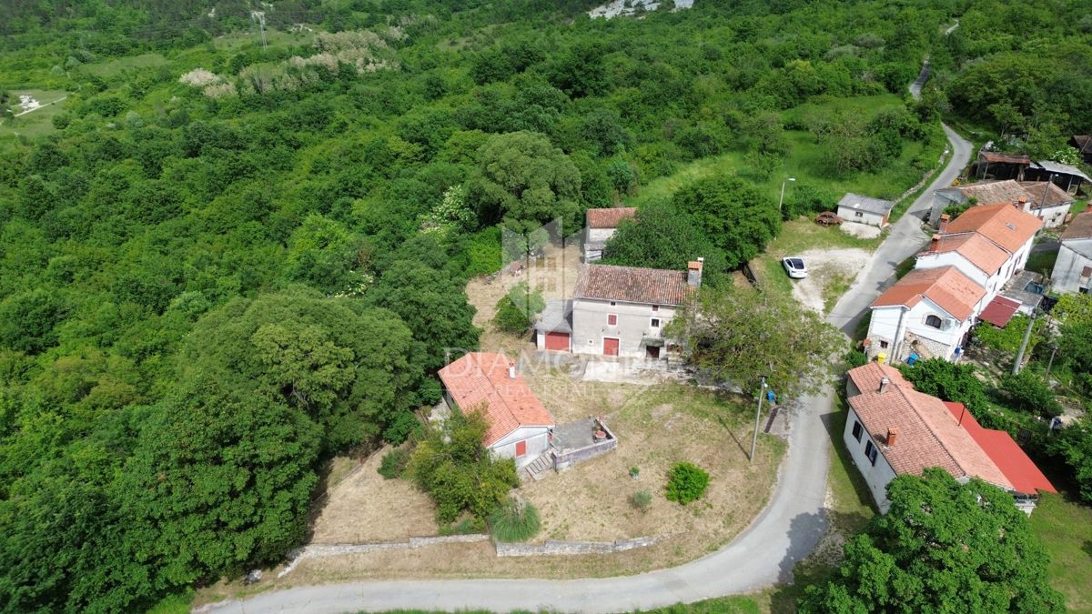 Istra Labin, Veliko posestvo s 3 kamnitimi hišami