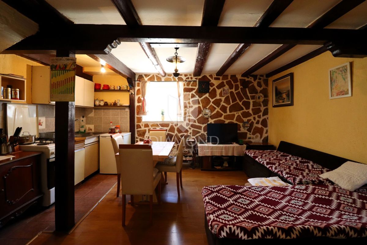 Poreč, okolica, istrska kamnita hiša 