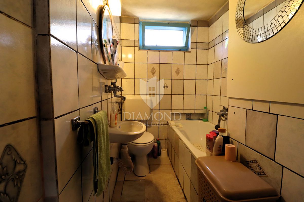 Poreč, okolica, istrska kamnita hiša 