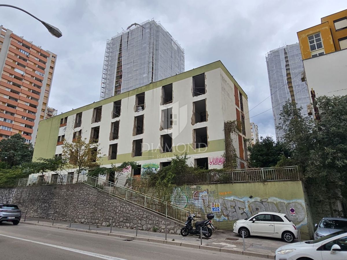 Rijeka, hotel v rekonstrukciji