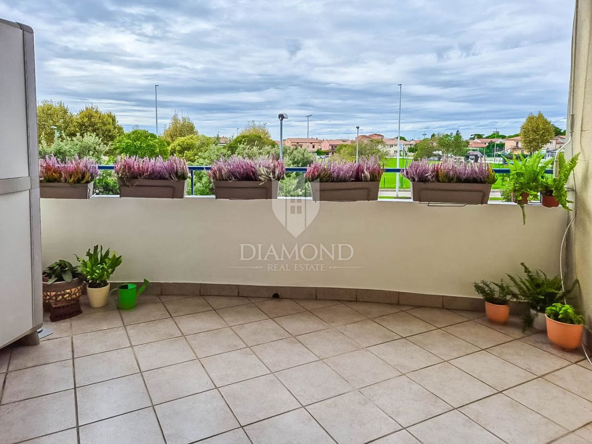 Priložnost! Apartma v centru Umaga, 100 metrov od morja