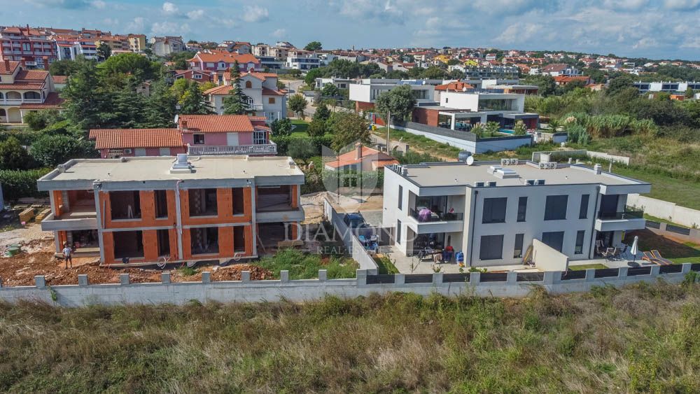 Apartma v pritličju z vrtom, blizu plaže v bližini Medulina