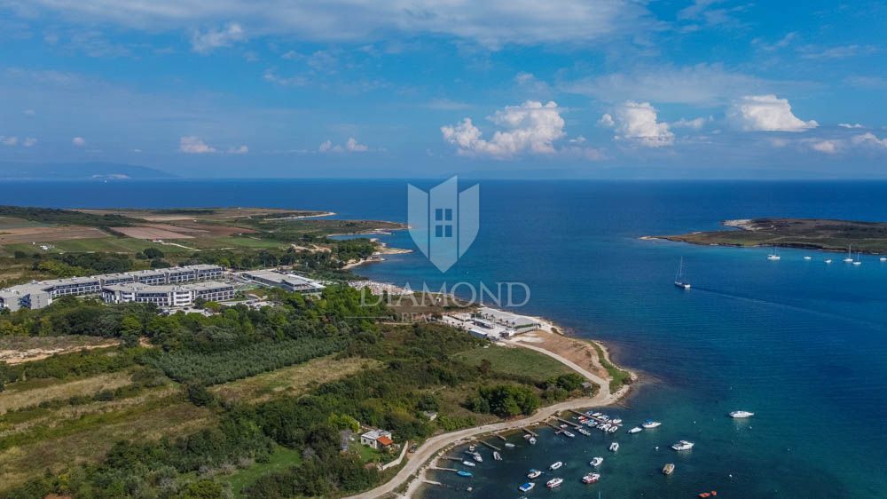 Apartma v pritličju z vrtom, blizu plaže v bližini Medulina