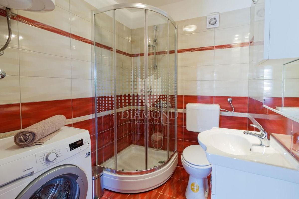 Istra, Pula, Hiša z osmimi apartmaji in bazenom