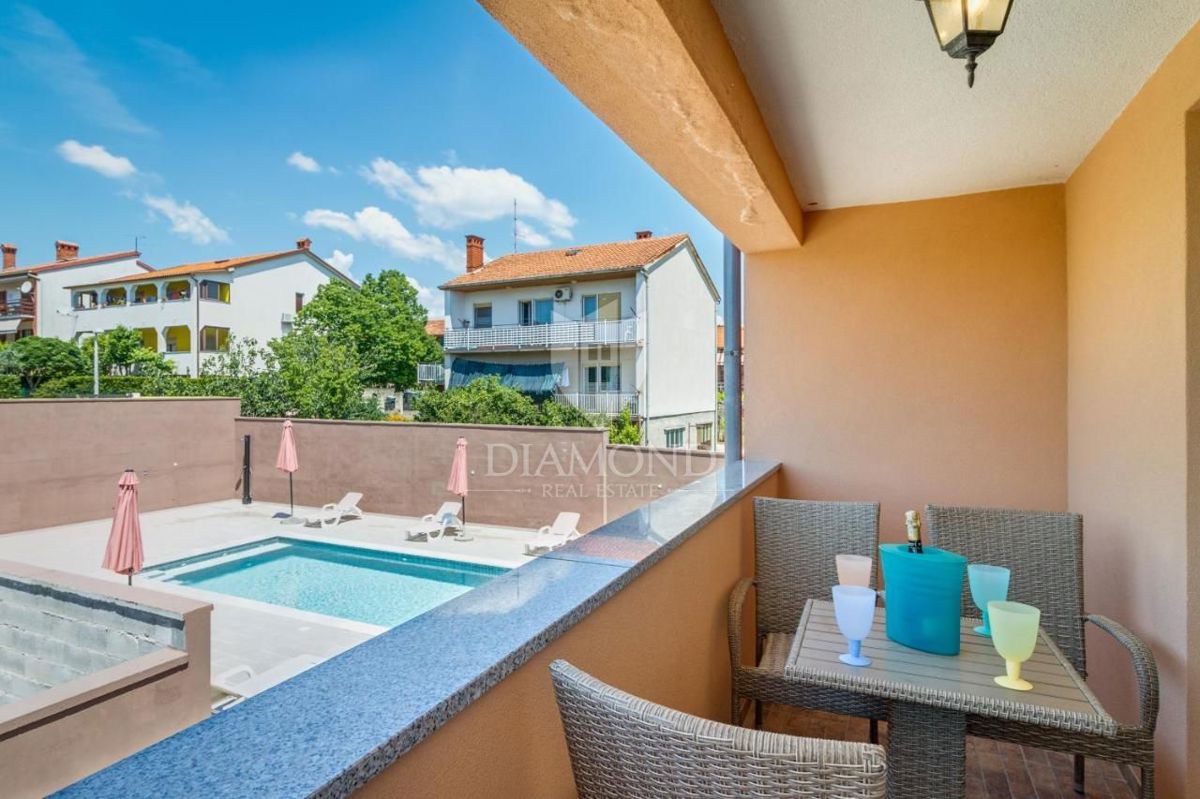 Istra, Pula, Hiša z osmimi apartmaji in bazenom
