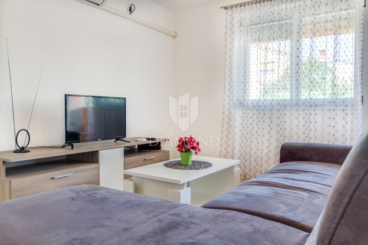 Istra, Pula, Hiša z osmimi apartmaji in bazenom