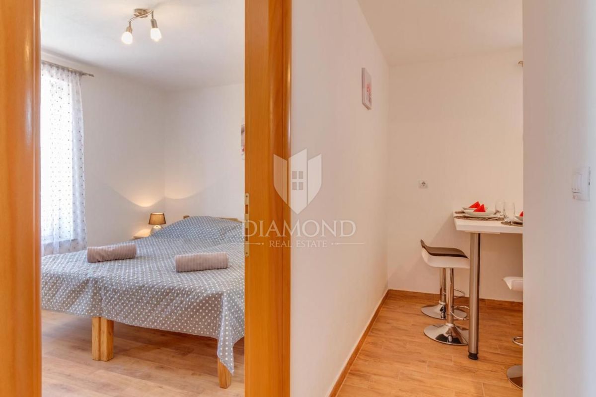 Istra, Pula, Hiša z osmimi apartmaji in bazenom