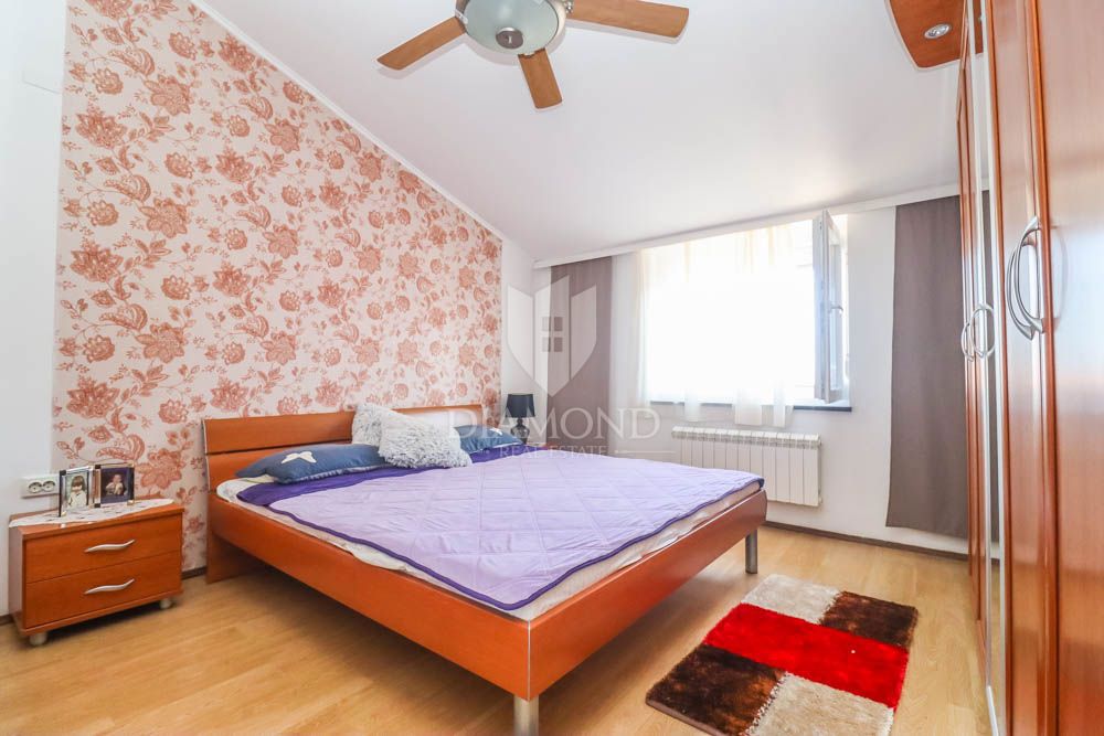 Hiša s tremi apartmaji 300m od morja v bližini Medulina! 