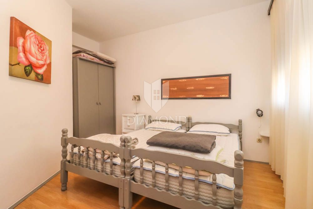 Hiša s tremi apartmaji 300m od morja v bližini Medulina! 
