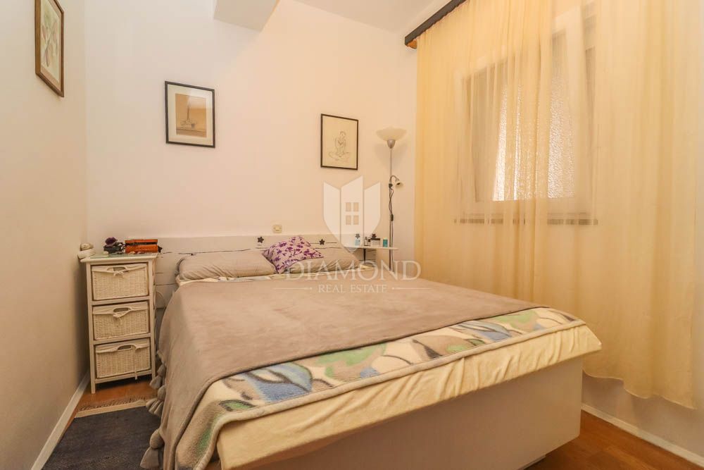 Hiša s tremi apartmaji 300m od morja v bližini Medulina! 