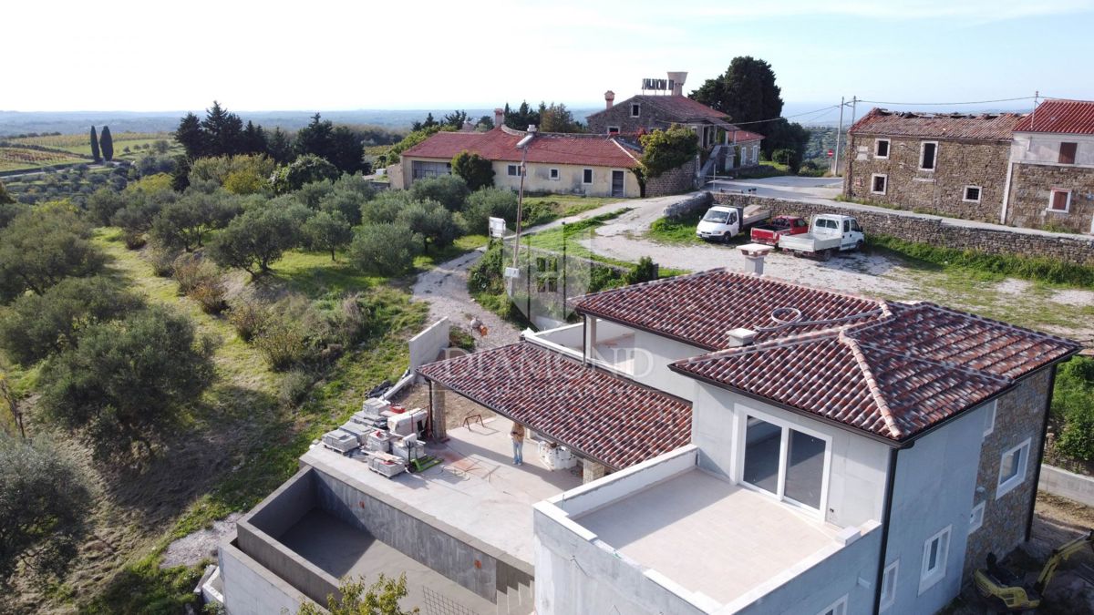 Istra, Izjemna vila z bazenom in pogledom na morje v Momjanu!